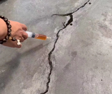 平江混凝土裂缝修补技术详解​